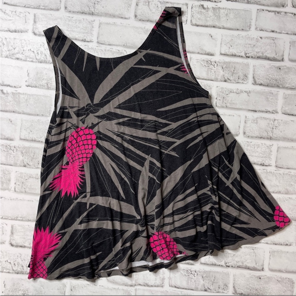 Fighting eel small pineapple tank top